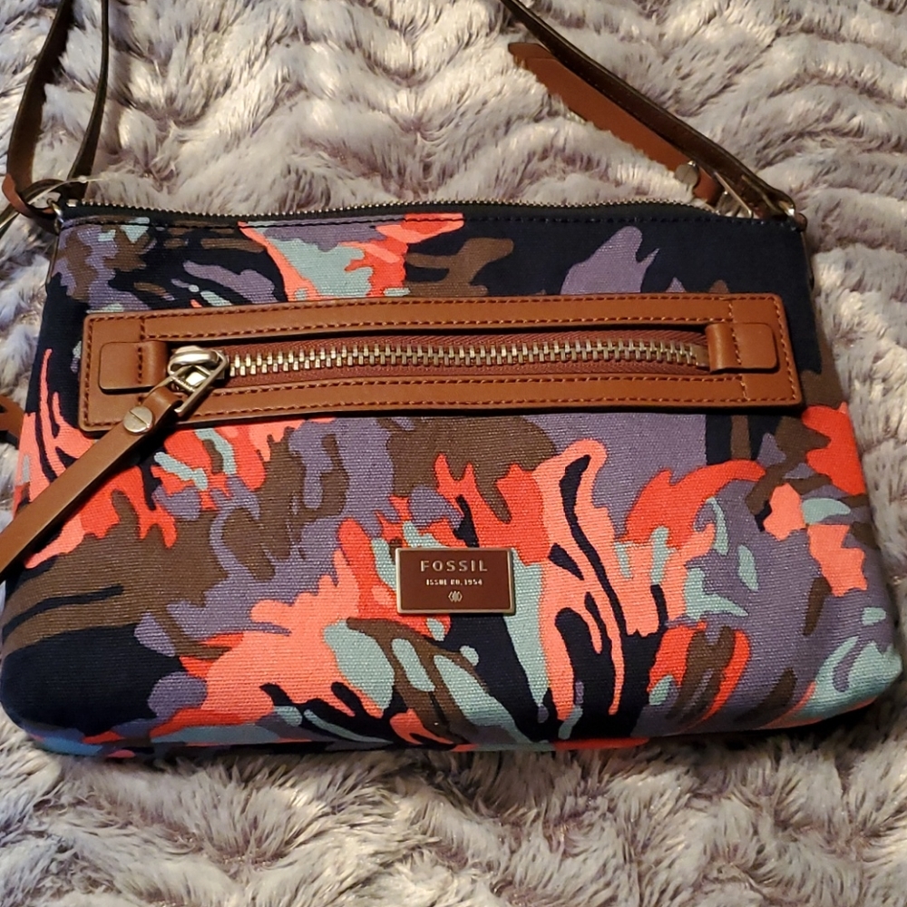 NWT Fossil crossbody🌸